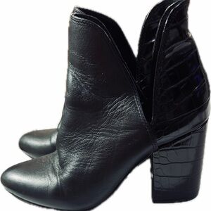 Steve Madden Rookie Booties Womens 7.5 M Black Leather V Cut Croc Heel 3.5"